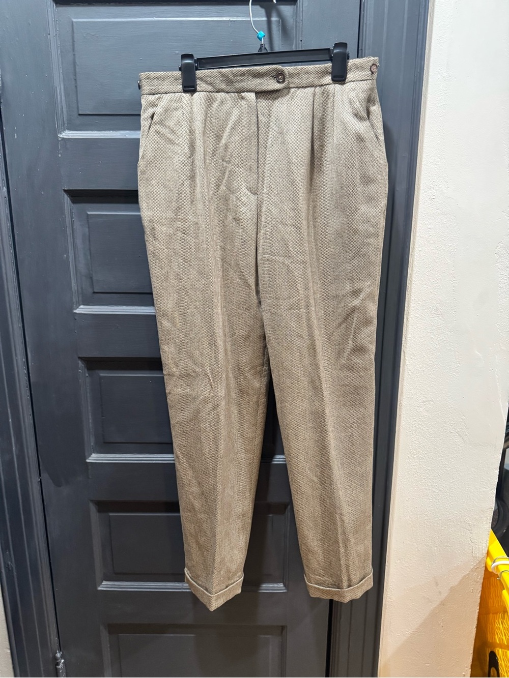 Vintage 100% wool Harve Benard women’s size 16 wide leg trousers